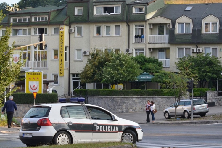 Epilog nereda u Sarajevu: Povrijeđeno 18 osoba, lomili sve pred sobom (VIDEO)