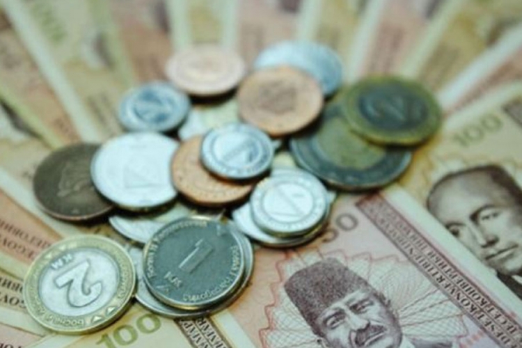 Radnik benzinske pumpe pazar zadržao za sebe
