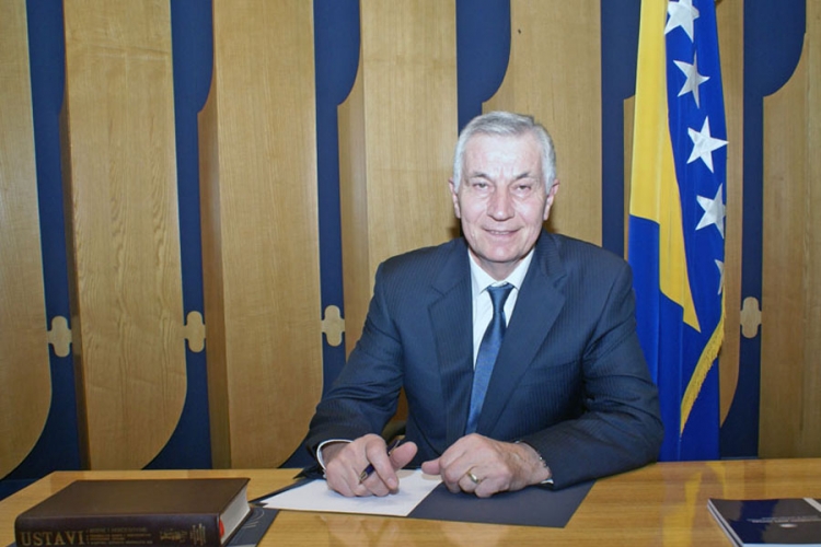Nović traži informaciju o napadu na Vučića