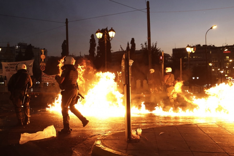 Grčka: Sukobi policije i demonstranata (VIDEO)