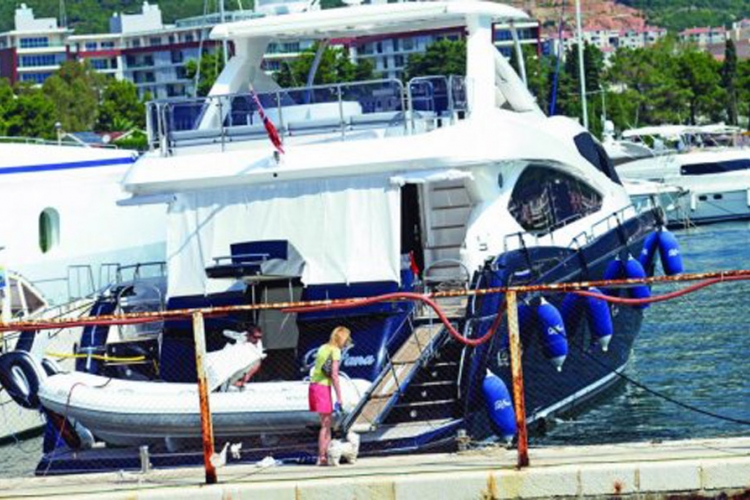 Đokovići uživaju na jahti