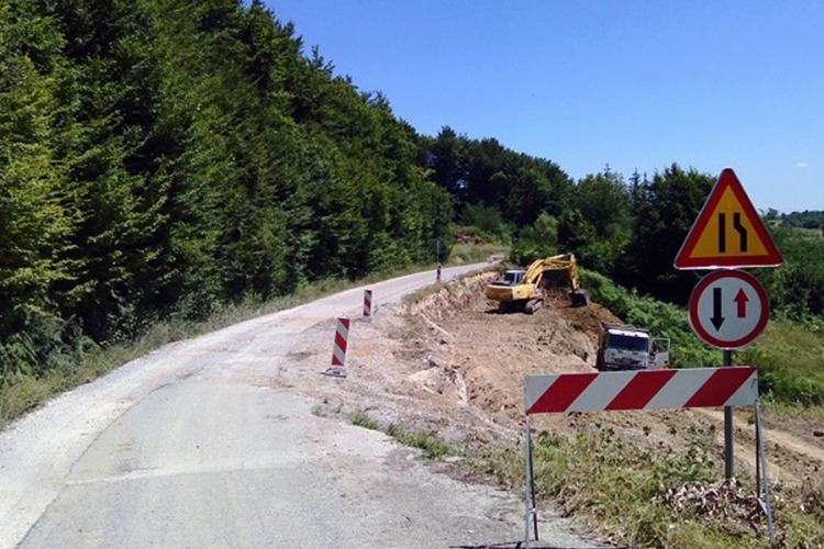 Za sanaciju klizišta na putu Bukvalek - Dedić lokva 71.000 KM