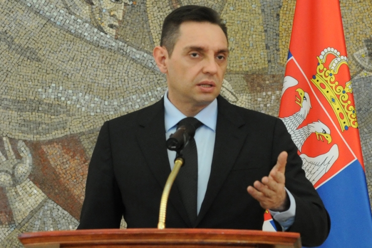 Vulin: Kotromanović bi Srbima zabranio i da pate za žrtvama