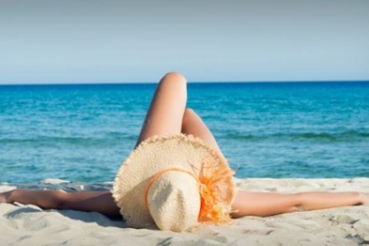 Šta na plaži radi Bosanka, Hercegovka, Srpkinja, Hrvatica...