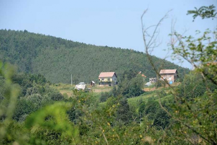 Sandej miror: Teroristi kupuju zemlju u BiH