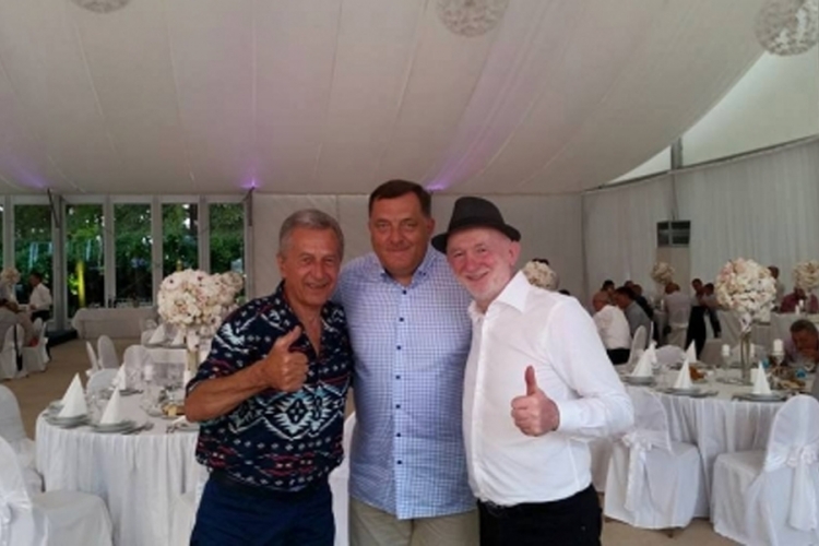 U Bakincima veselo drugi dan svadbe Dodikovog sina (FOTO)