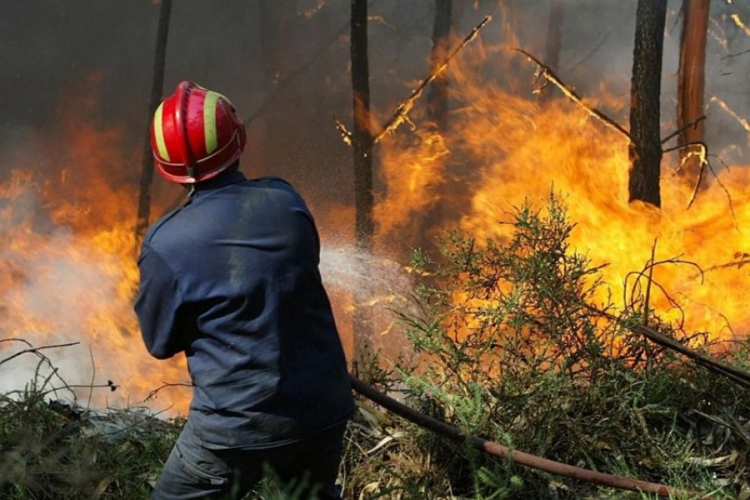 Cisterne daleko od požarišta u istočnoj Hercegovini