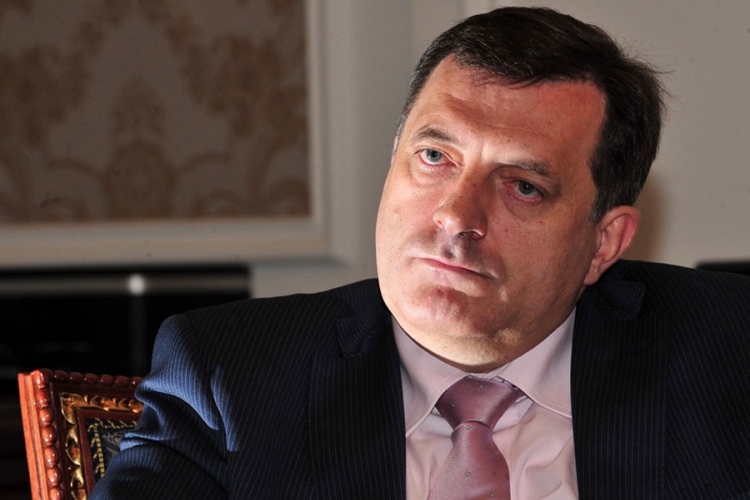 Dodik: Napad na Vučića bio napad na Srbiju