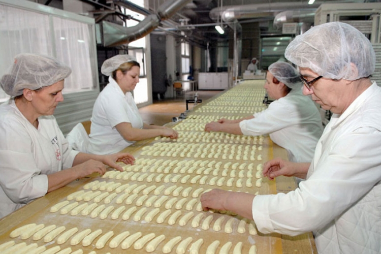 Radnici u prehrambrenoj industriji u teškom položaju
