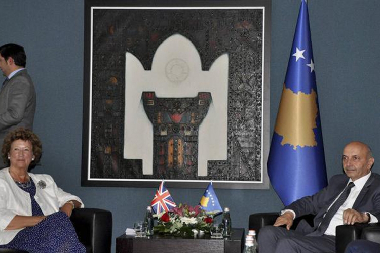 Velika Britanija pritiska Prištinu
