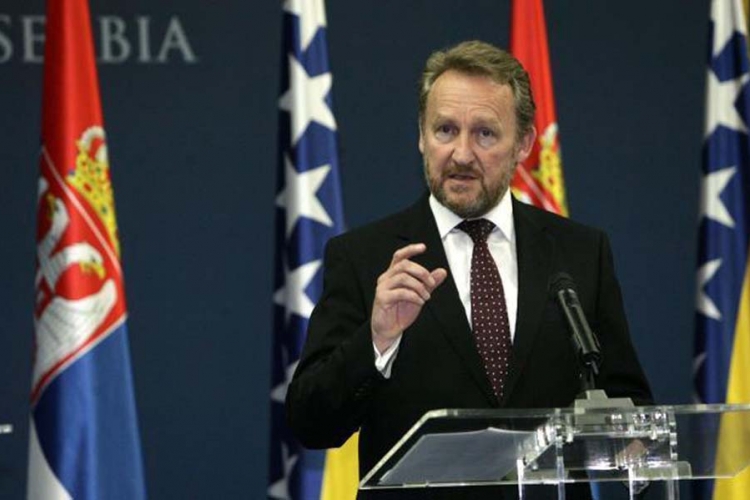 Izetbegović: Srbi vode istragu o napadu na Vučića
