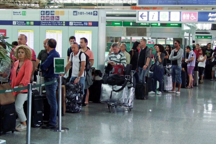 Rim: Na aerodromu i dalje pometnja  