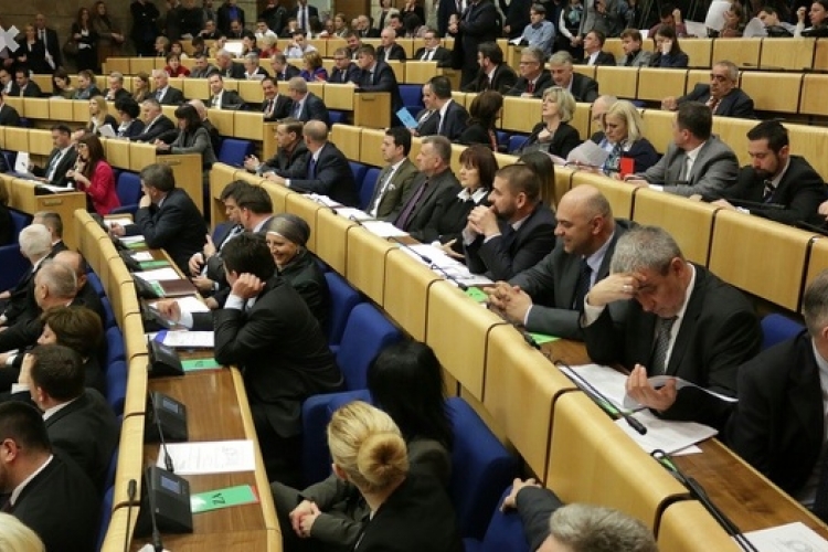 Duraković - Hadžiomerović:SBB uz narod i radničku klasu 