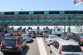Na graničnom prelazu Batrovci zadržavanja oko tri sata