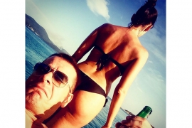 Barbina slika hit: Georgiev u društvu misteriozne cice (FOTO)