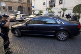 Uhapšeno 11 lica osumnjičenih za pomaganje mafijaškom bosu 