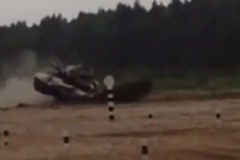 Kuvajćani se malo zanijeli, vozili tenk kao F1 (VIDEO)