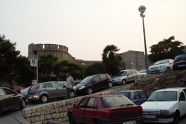 Dubrovnik: Na automobilu iz Beograda urezali "OLUJA 95"