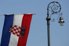 U Vinkovcima zapaljena hrvatska zastava