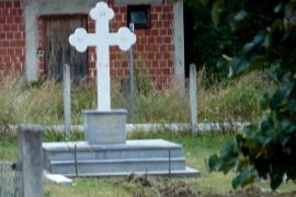 Uništen spomenik srpskim civilima u Medarima