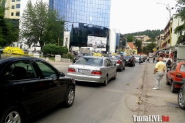 Taksisti u Tuzli protestvovali zbog ilegalnog prevoza