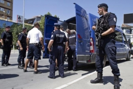 Iseljavanje srpske porodice odloženo, osuda napada na novinarku