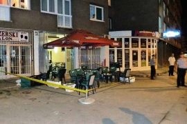 Poznanika iz zatvora izbo nožem