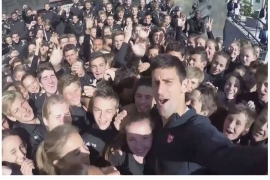 Nole sa djecom iz cijelog svijeta (FOTO, VIDEO)