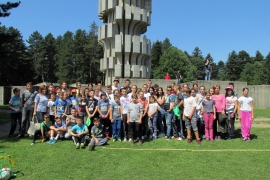 Mališani sa Kosova zapjevali na Kozari (FOTO, VIDEO)