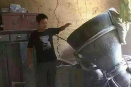 Motor od rakete pao na kuću i završio u prizemlju (FOTO)