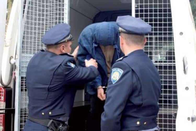 Reketaška banda iz Sarajeva iza rešetaka, potjera za još trojicom