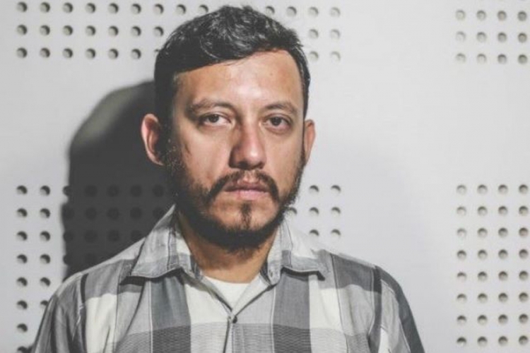 Espinoza mučen, četiri žene silovane