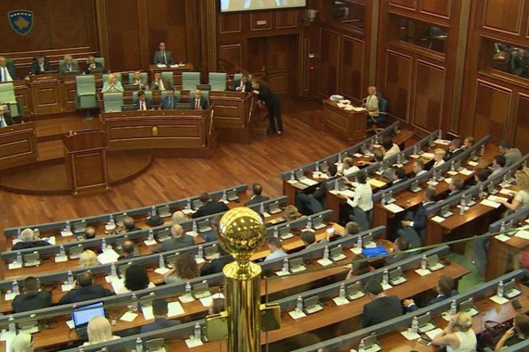 Prijetnje srpskim poslanicima ako podrže sud