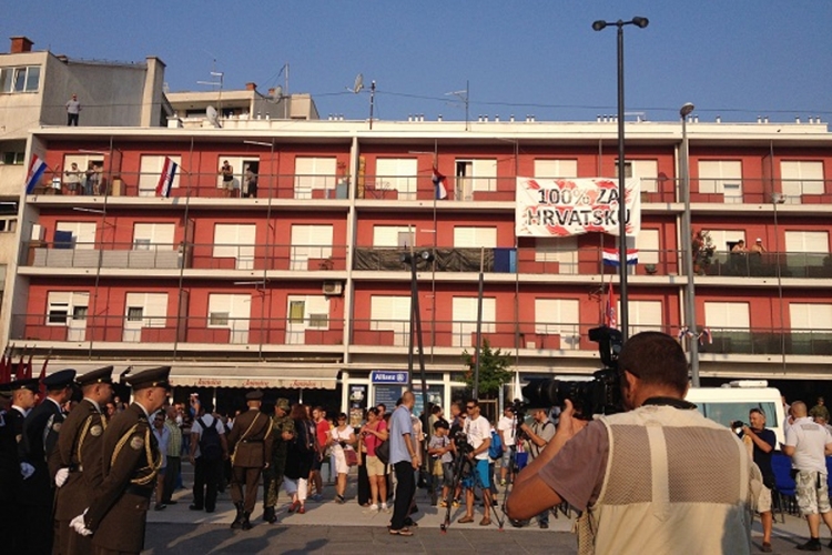 Hrvatska i danas slavi, u Kninu cijeli državni vrh