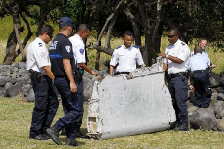  Potvrđeno: Ostaci pripadaju nestalom avionu "Malaysia Airlinesa"