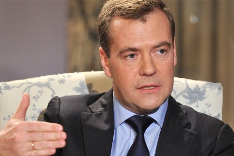 Medvedev: Upitan legitimitet udara po ISIL-u