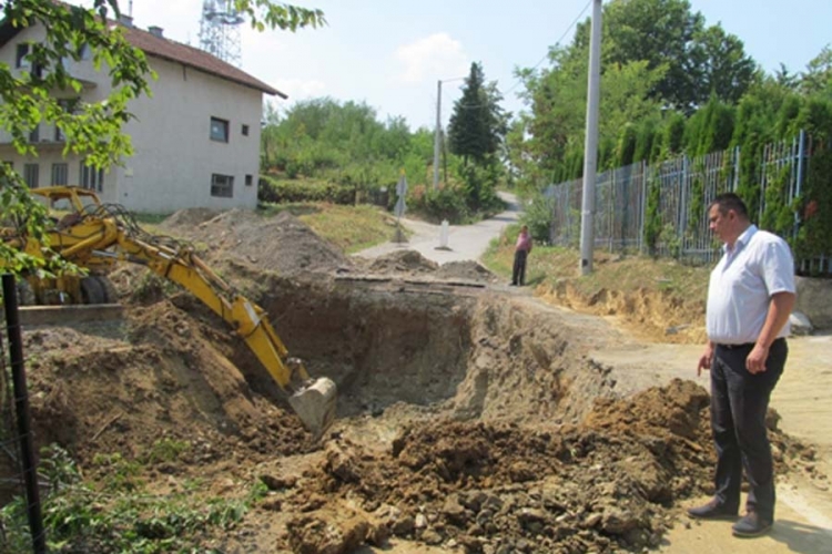 Počela sanacija klizišta u Ulici Franca Šuberta