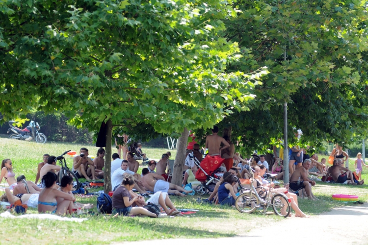 I u nedjelju sunčano i veoma toplo