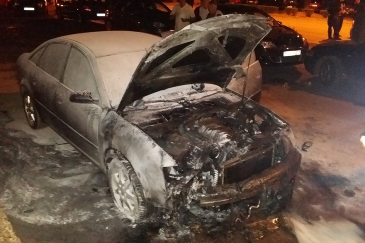 Zapaljen audi Amira Kubure?