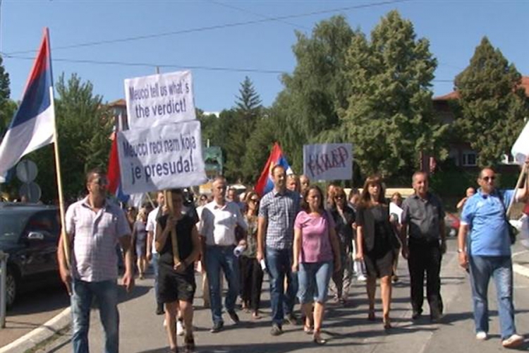 Građani podržali zahtjev da se Ivanović brani sa slobode