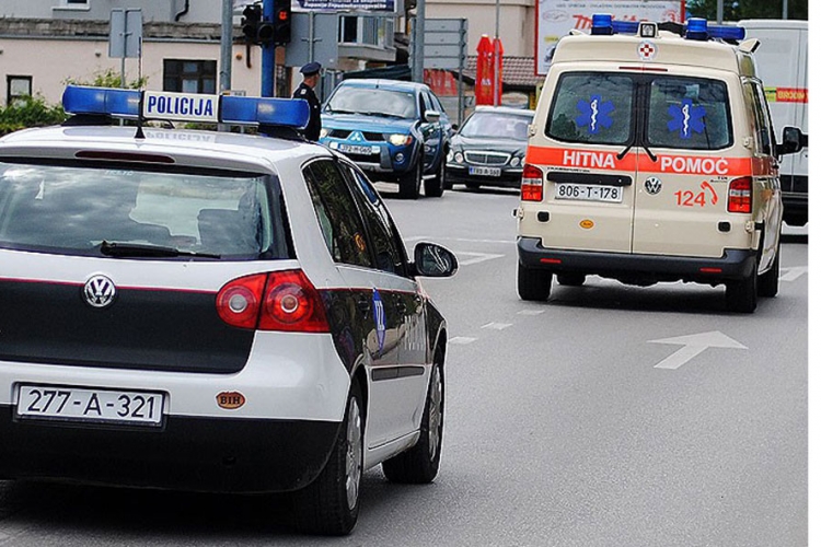 U saobraćajnoj nesreći poginuo vozač "mercedesa"