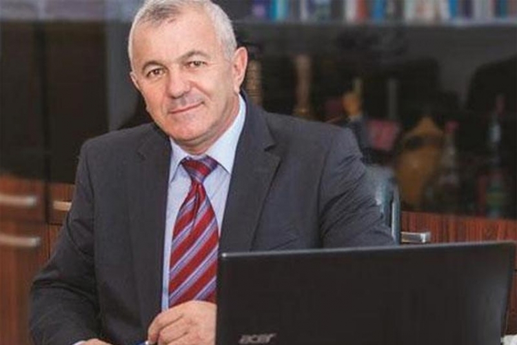 Vlasnik FIS-a ranjen u glavu