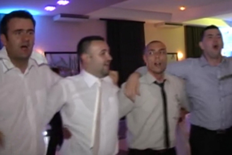 Čelnici Vukovara pjevali ustašku pjesmu (VIDEO)