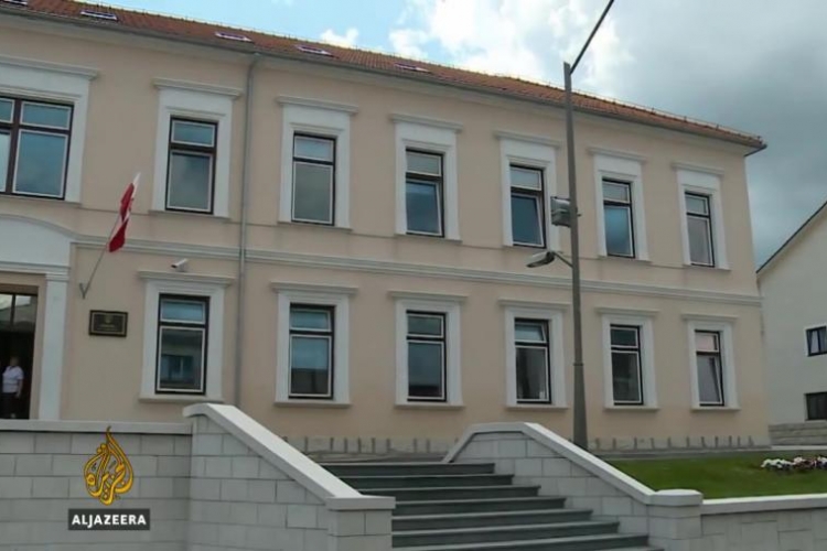 Tužioci traže pritvor za napadače na džamiju u Omerovićima