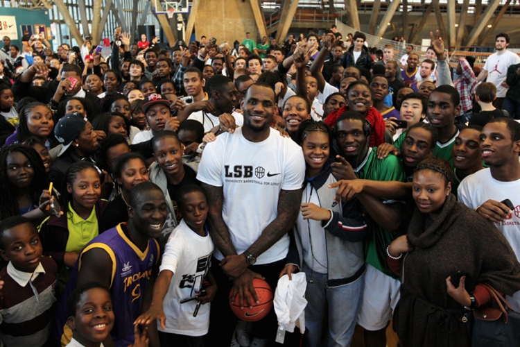 Lebron Džejms školuje 1.100 učenika