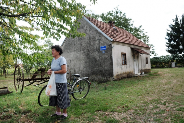 Pretukli starce u Aleksandrovcu i oteli im 600 maraka
