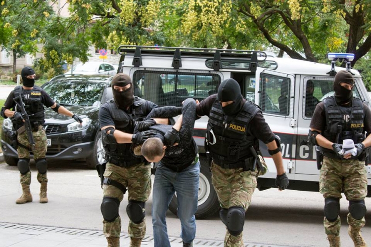 Velika akcija u ZDK: Policija uhapsila više osoba na području Visokog (FOTO)