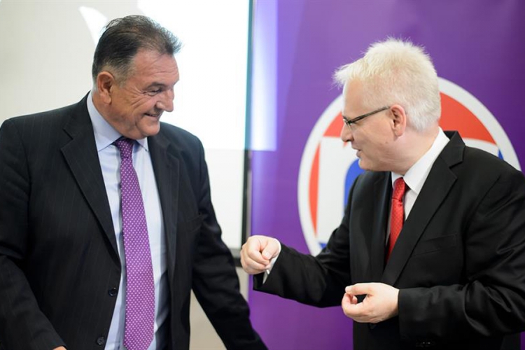 Josipović i Čačić potpisali sporazum "Uspješna Hrvatska"