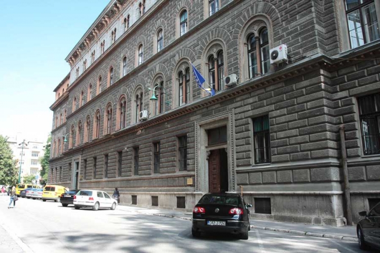  Zubonja i šef Kabineta i državni službenik