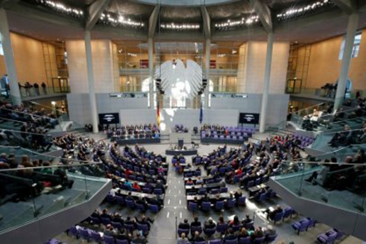 Bundestag danas o pomoći Grčkoj, prijeti žestoka svađa